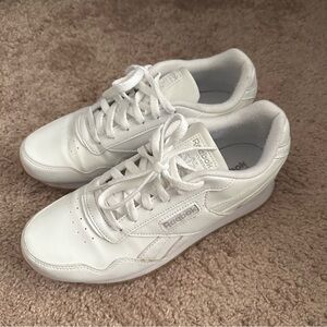White Reebok Women's Classic Harman Run Sneaker gum bottom size 8.5
